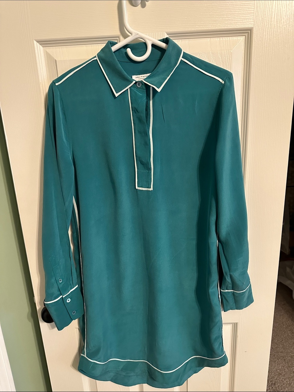 Equipment Femme Teal 100 % Silk  Long Sleeve Tunic with White Piping